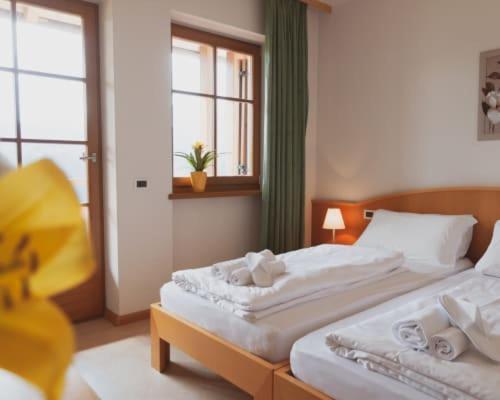 Hotel Corno Bianco Nova Ponente Ngoại thất bức ảnh