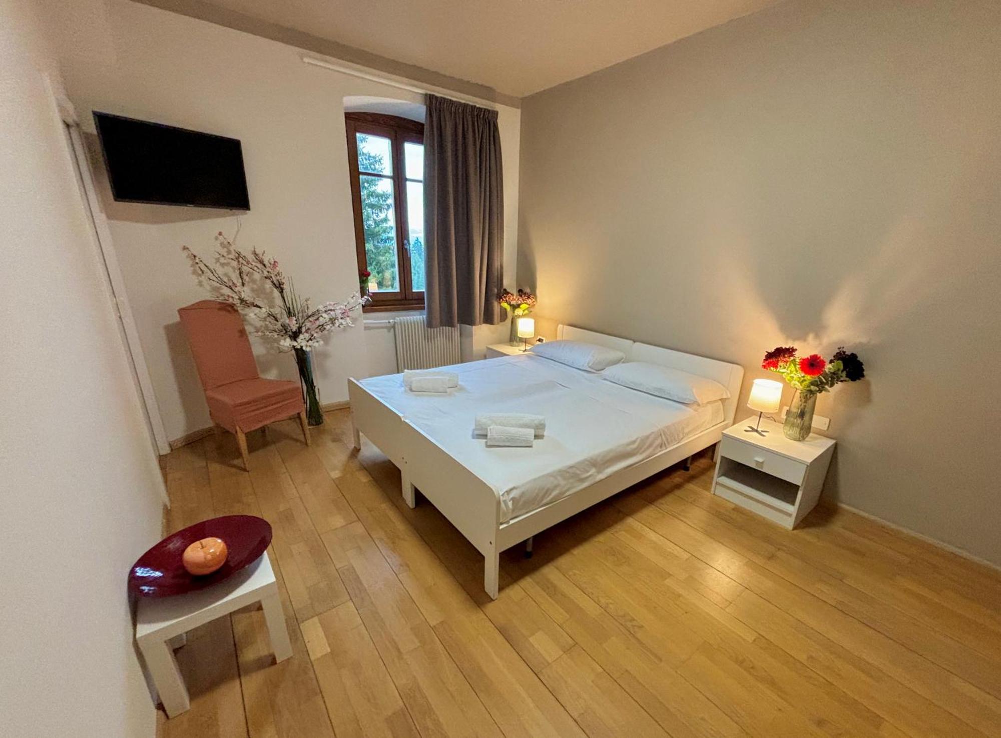 Hotel Corno Bianco Nova Ponente Ngoại thất bức ảnh