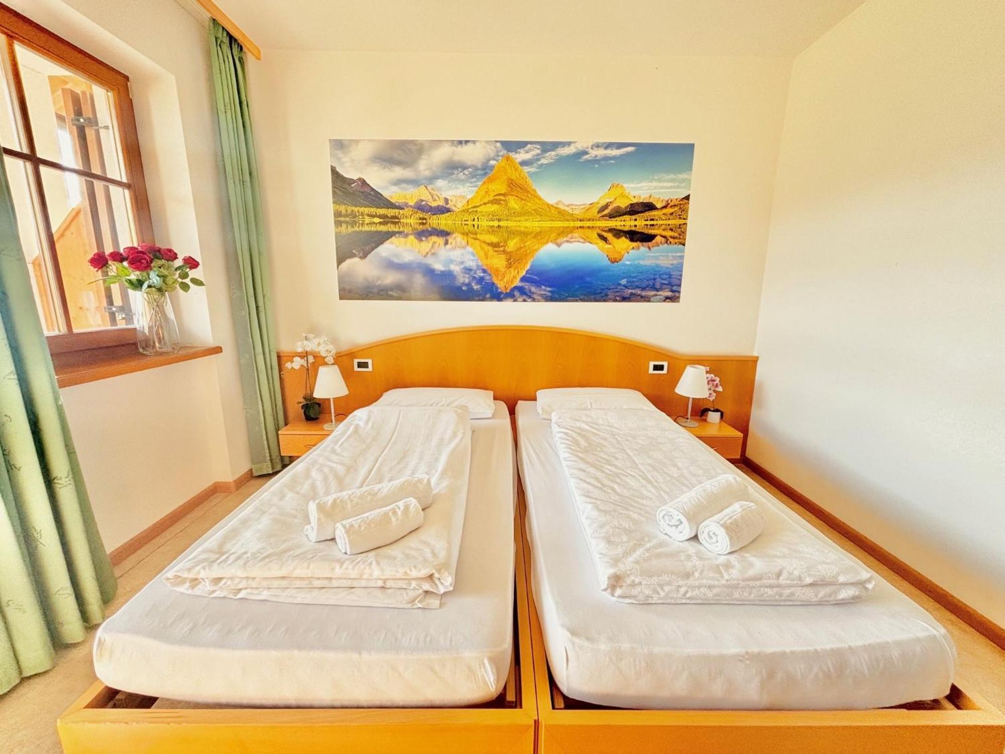 Hotel Corno Bianco Nova Ponente Ngoại thất bức ảnh