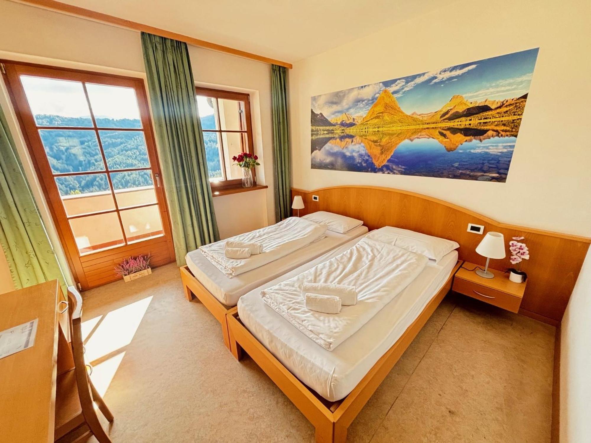 Hotel Corno Bianco Nova Ponente Ngoại thất bức ảnh