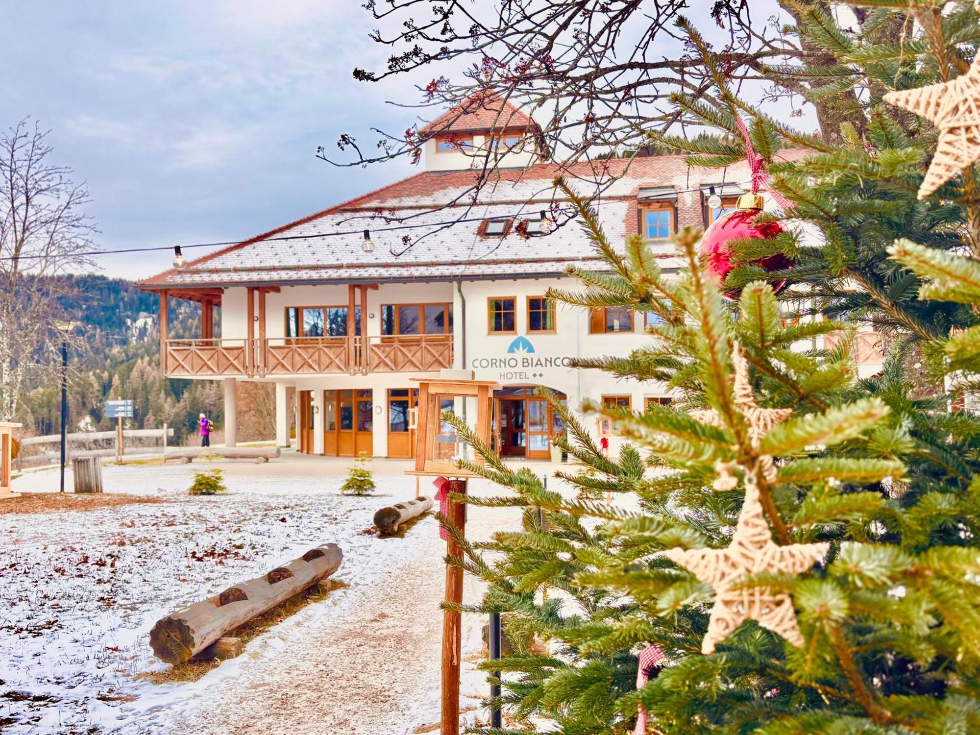 Hotel Corno Bianco Nova Ponente Ngoại thất bức ảnh